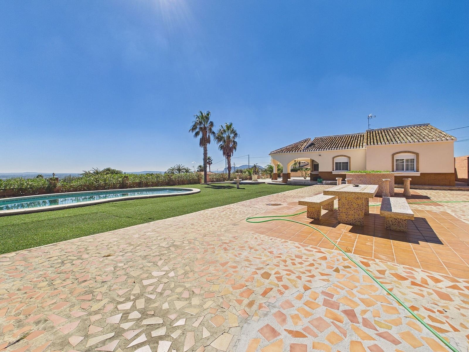 3 soveværelse Villa til salg i Albatera med swimmingpool - € 380.000 (Ref: 9684016)