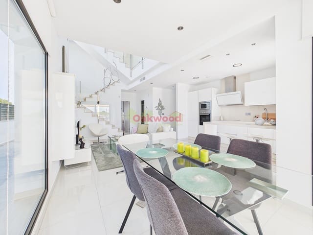 Chalet de 3 habitaciones en Pinar de Campoverde, Pilar de la Horadada en venta con piscina - 449.000 € (Ref: 9691620)