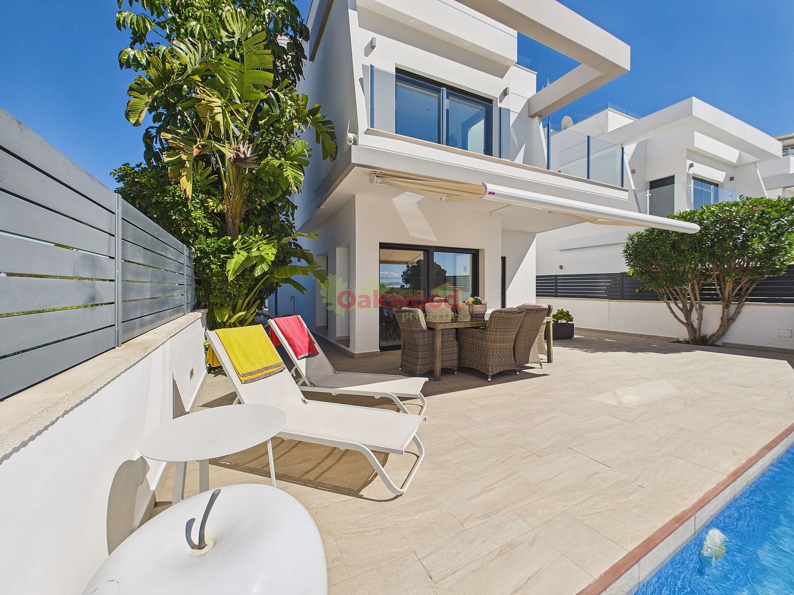 Chalet de 3 habitaciones en Pilar de la Horadada en venta con piscina - 449.000 € (Ref: 9691620)