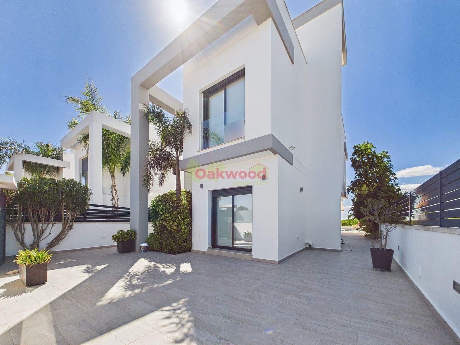 Chalet de 3 habitaciones en Pilar de la Horadada en venta con piscina - 449.000 € (Ref: 9691620)