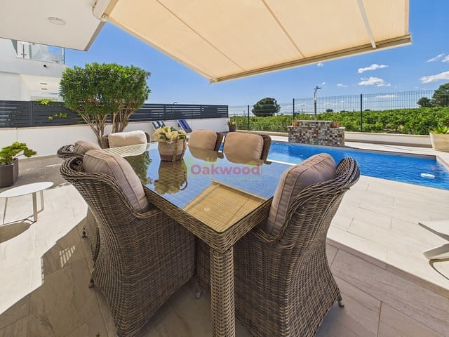 Chalet de 3 habitaciones en Pinar de Campoverde, Pilar de la Horadada en venta con piscina - 449.000 € (Ref: 9691620)