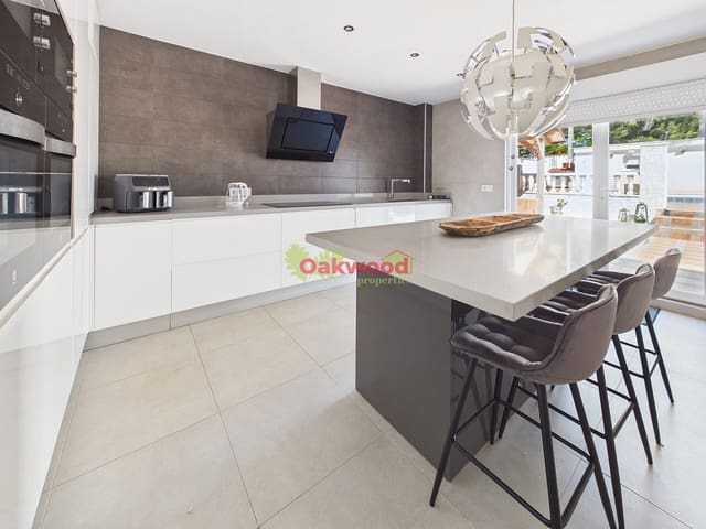 5 quarto Moradia para venda em Pinar de Campoverde, Pilar de la Horadada com piscina garagem - 499 000 € (Ref: 9691621)