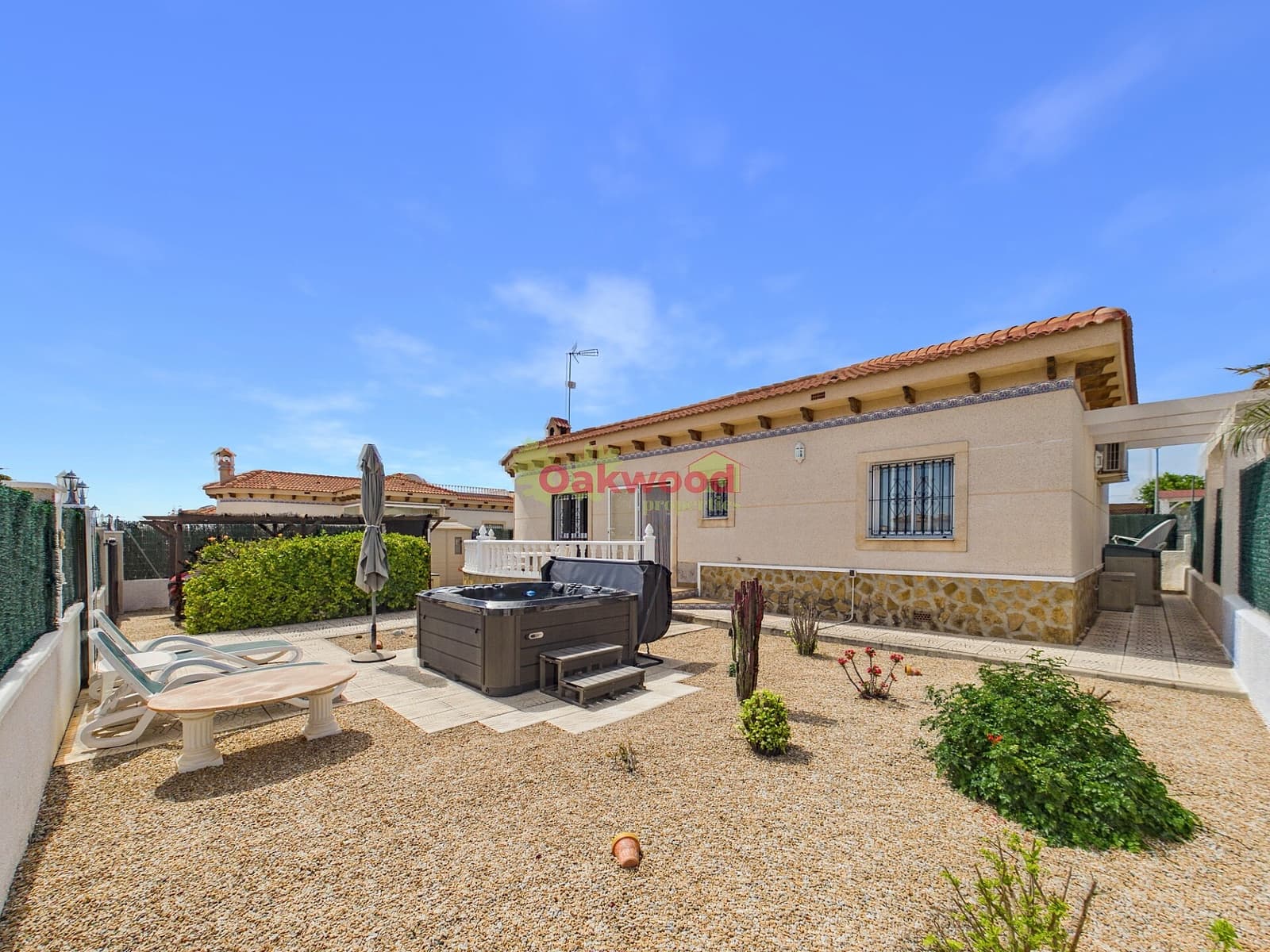 2 bedroom Villa for sale in Pinar de Campoverde with pool - € 270,000 (Ref: 9819298)