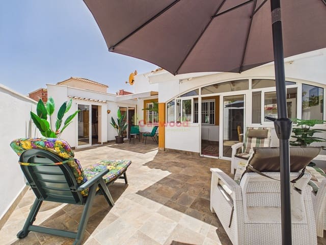 3 soverom Kjedet enebolig til salgs i Playa Flamenca, Orihuela med svømmebasseng - € 225 000 (Ref: 9972233)