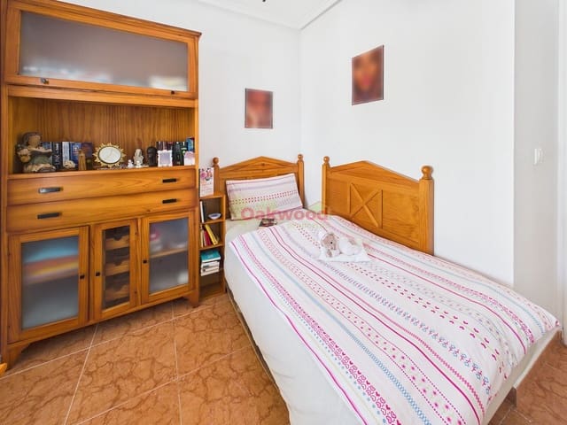 3 soverom Kjedet enebolig til salgs i Playa Flamenca, Orihuela med svømmebasseng - € 225 000 (Ref: 9972233)