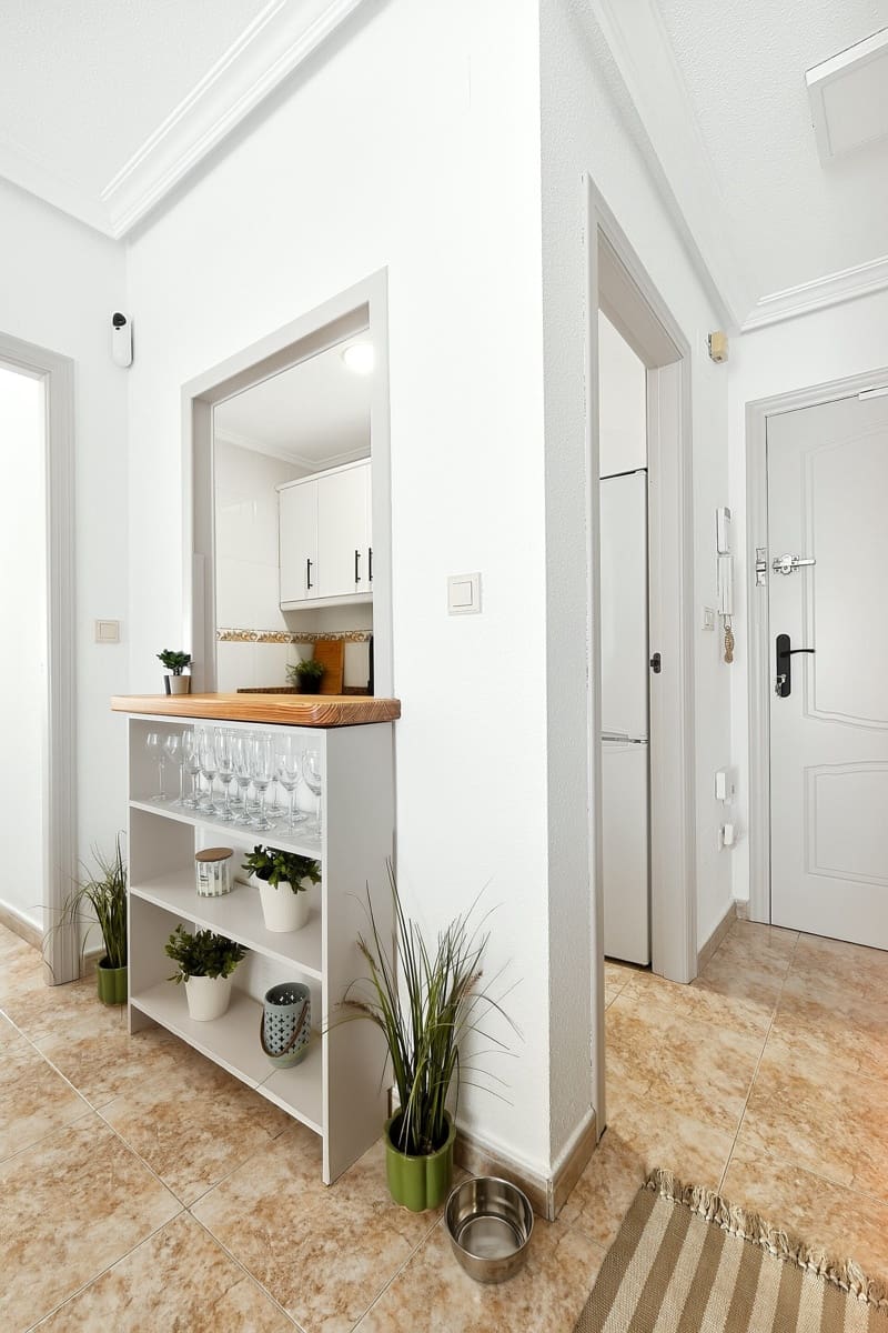 2 soverom Leilighet til salgs i Torrevieja med svømmebasseng - € 135 000 (Ref: 9985302)