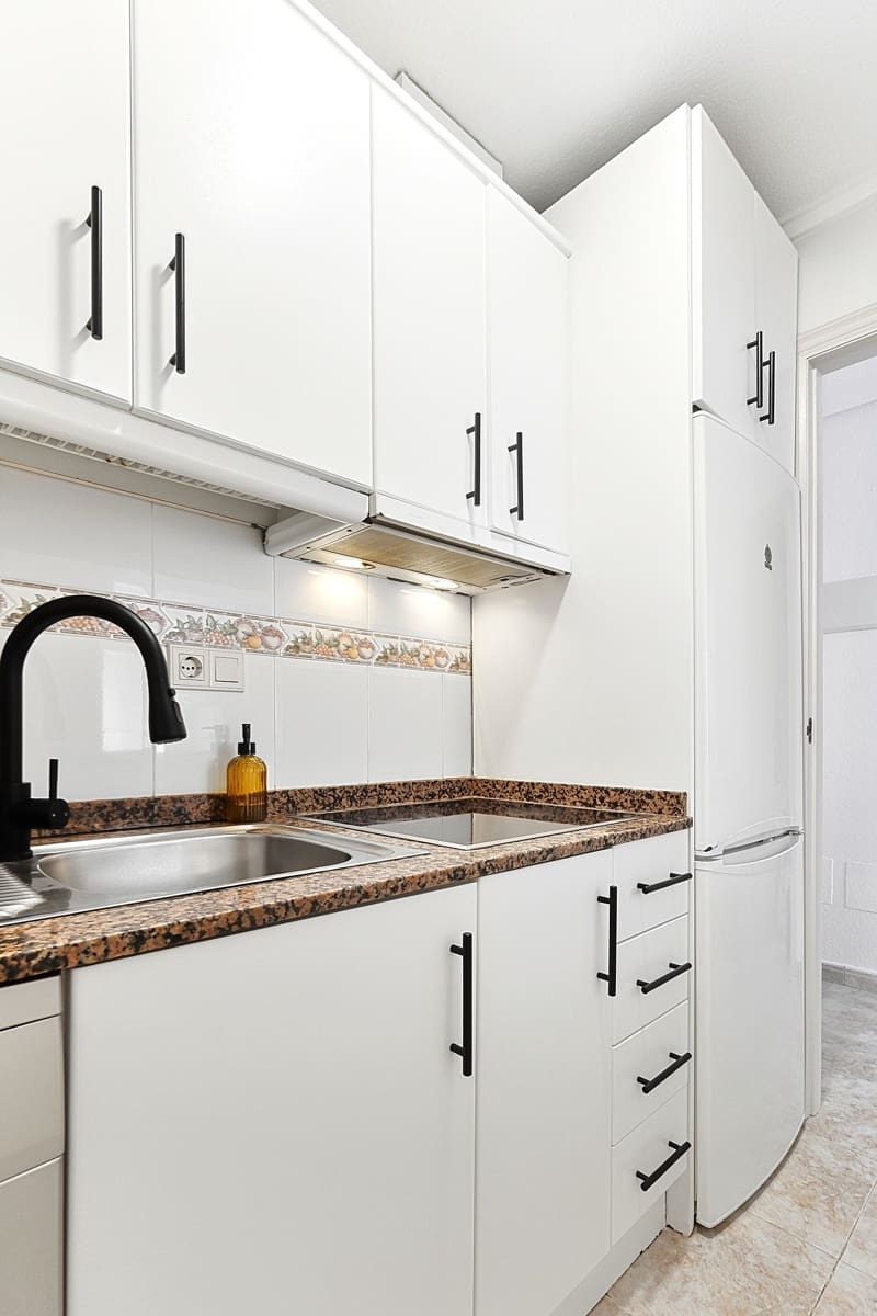 2 soverom Leilighet til salgs i Torrevieja med svømmebasseng - € 135 000 (Ref: 9985302)