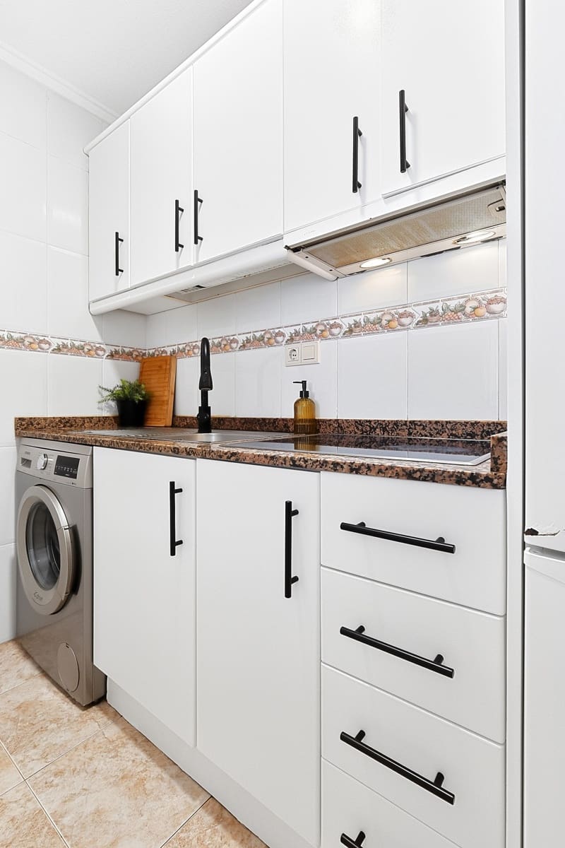 2 soverom Leilighet til salgs i Torrevieja med svømmebasseng - € 135 000 (Ref: 9985302)