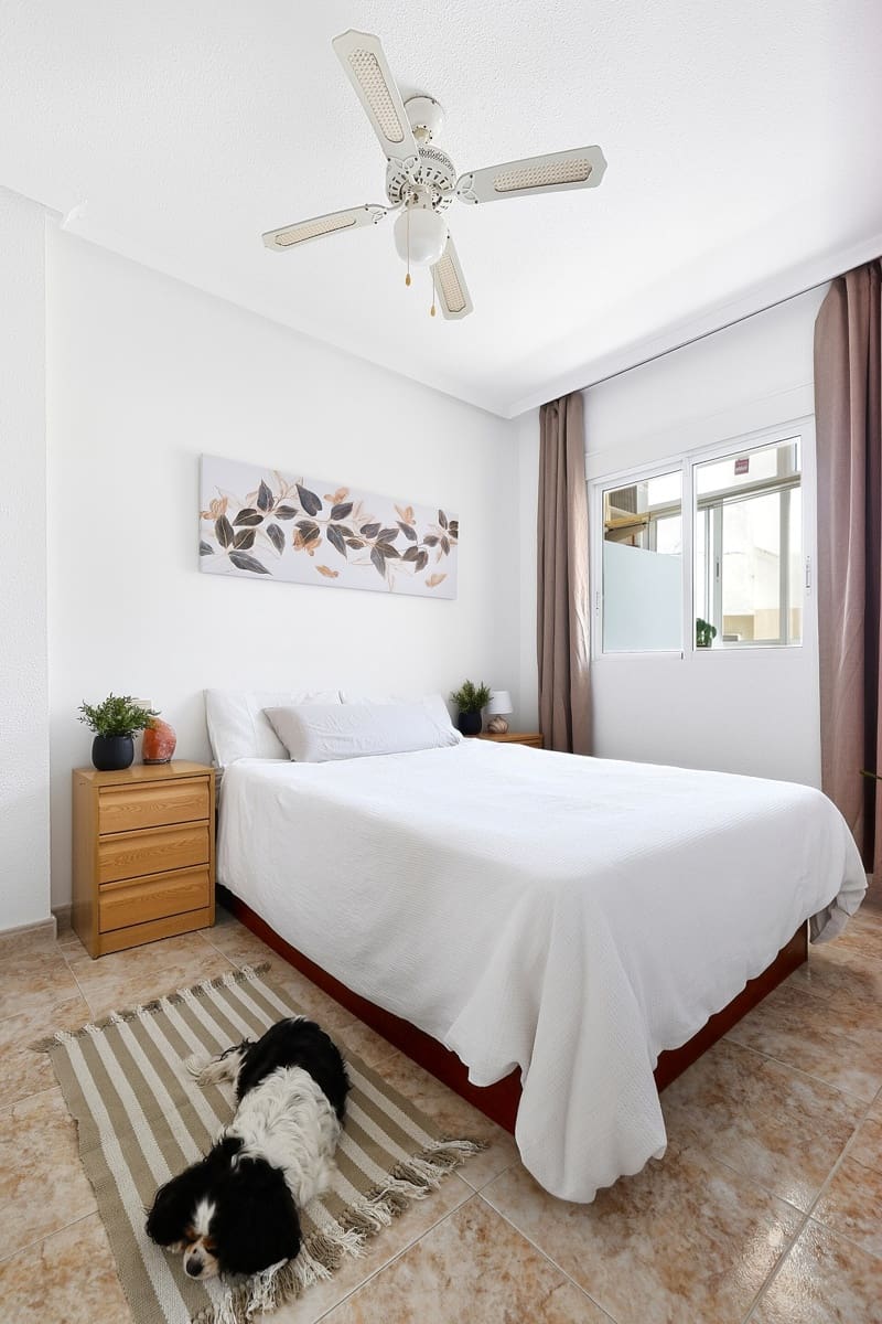 2 soverom Leilighet til salgs i Torrevieja med svømmebasseng - € 135 000 (Ref: 9985302)