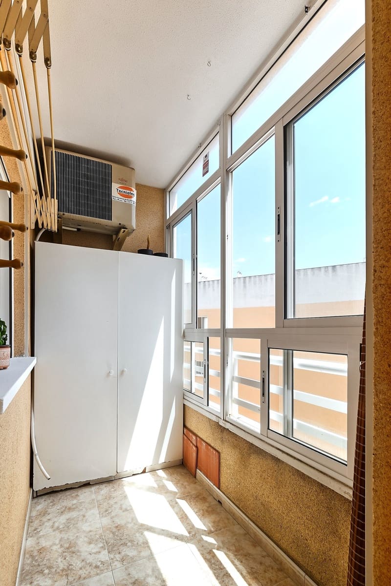 2 soverom Leilighet til salgs i Torrevieja med svømmebasseng - € 135 000 (Ref: 9985302)