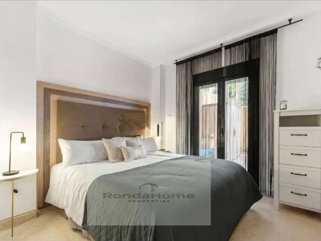 Piso de 2 habitaciones en Nueva Alcántara, Marbella en alquiler con piscina garaje - 2.400 € (Ref: 10011417)