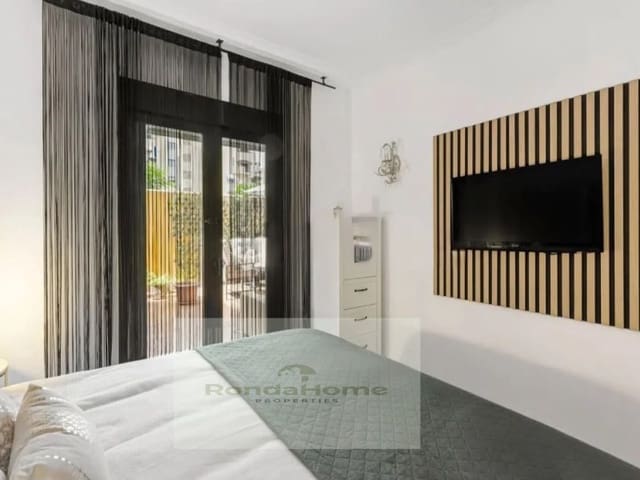 Piso de 2 habitaciones en Nueva Alcántara, Marbella en alquiler con piscina garaje - 2.400 € (Ref: 10011417)