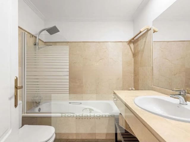 Piso de 2 habitaciones en Nueva Alcántara, Marbella en alquiler con piscina garaje - 2.400 € (Ref: 10011417)