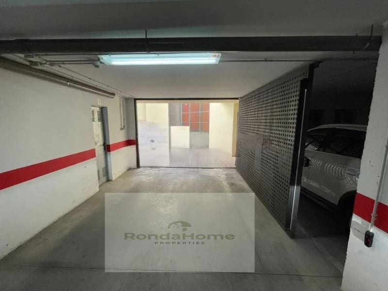 1 bedroom Flat for rent in Fuengirola with garage - € 1,095 (Ref: 10013319)
