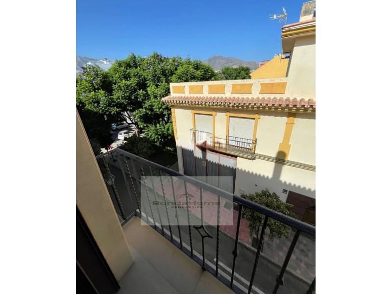 1 bedroom Flat for rent in Fuengirola with garage - € 1,095 (Ref: 10013319)