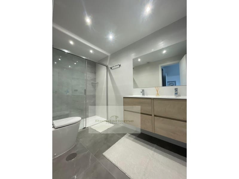 2 Zimmer Wohnung zu vermieten in Calahonda mit Pool Garage - 1.400 € (Ref: 10015500)