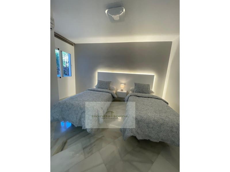 2 Zimmer Wohnung zu vermieten in Calahonda mit Pool Garage - 1.400 € (Ref: 10015500)