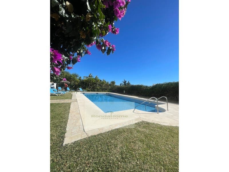 2 Zimmer Wohnung zu vermieten in Calahonda mit Pool Garage - 1.400 € (Ref: 10015500)