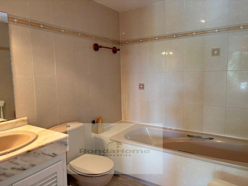 3 chambre Villa/Maison à vendre à New Golden Mile avec garage - 520 000 € (Ref: 10019182)