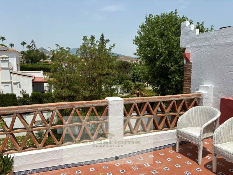3 chambre Villa/Maison à vendre à New Golden Mile avec garage - 520 000 € (Ref: 10019182)