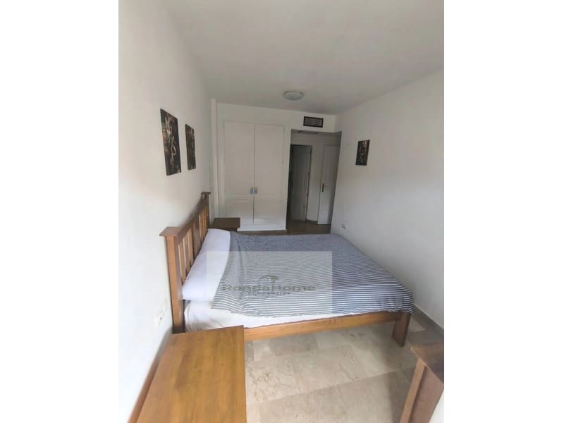 2 Zimmer Wohnung zu vermieten in Manilva mit Pool Garage - 1.200 € (Ref: 10022432)