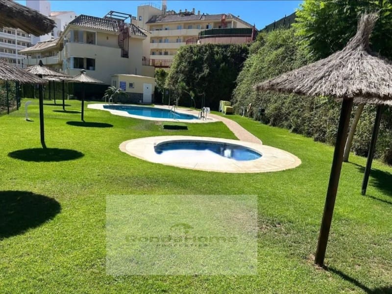 2 Zimmer Wohnung zu vermieten in Manilva mit Pool Garage - 1.200 € (Ref: 10022432)