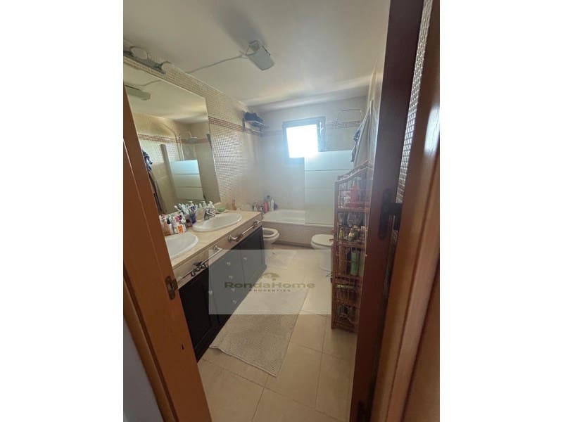 Piso de 3 habitaciones en Torremolinos en alquiler con piscina garaje - 1.425 € (Ref: 10024041)