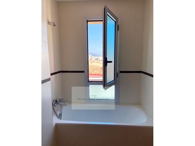 2 camera da letto Appartamento da affittare in Puerto de Estepona, Estepona con garage - 1.200 € (Rif: 10024042)