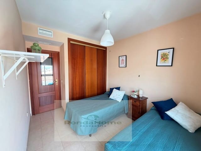 2 camera da letto Appartamento da affittare in Puerto de Estepona, Estepona con garage - 1.200 € (Rif: 10024042)