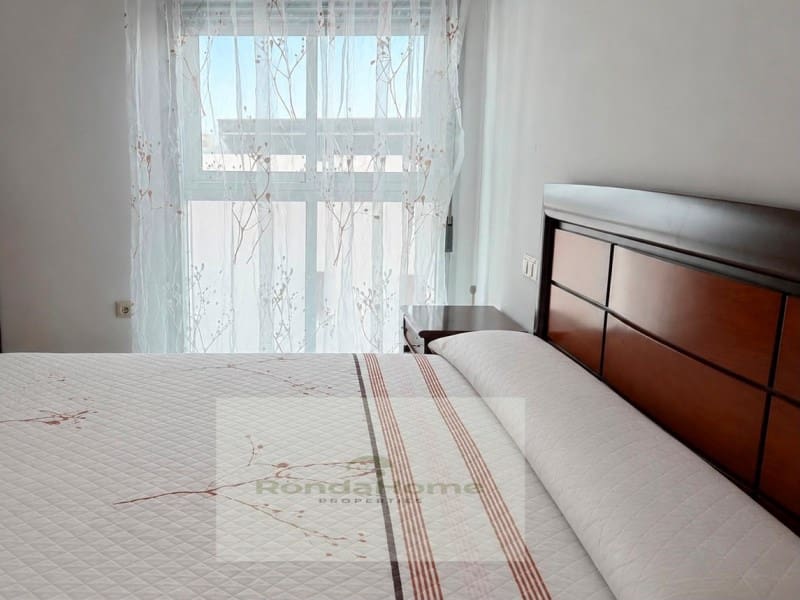 2 soveværelse Lejlighed til leje i Estepona med garage - € 1.200 (Ref: 10024042)