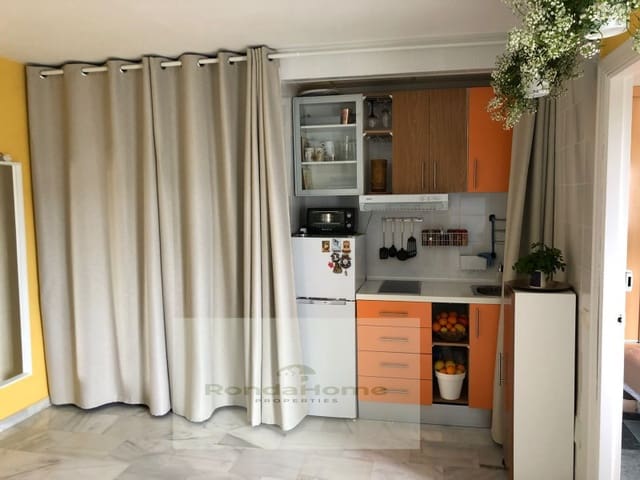 1 sovrum Lägenhet att hyra i Zona Centro Comercial Torrequebrada, Benalmádena med pool - 800 € (Ref: 10029424)