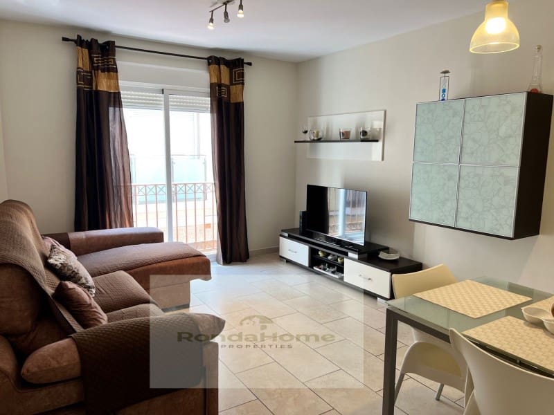 2 slaapkamer Flat te huur in Fuengirola - € 1.350 (Ref: 10030497)