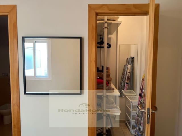 2 slaapkamer Flat te huur in Zona Puerto Deportivo, Fuengirola - € 1.350 (Ref: 10030497)