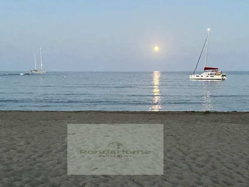 2 slaapkamer Flat te huur in Fuengirola - € 1.350 (Ref: 10030497)