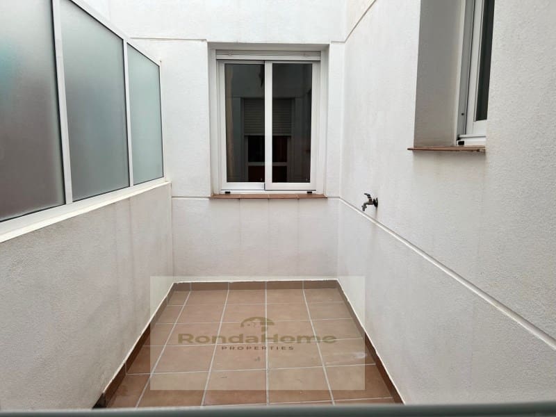 2 slaapkamer Flat te huur in Fuengirola - € 1.350 (Ref: 10030497)