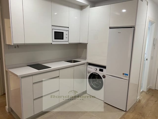2 bedroom Flat for rent in Marmoles, Málaga city - € 1,200 (Ref: 10035329)