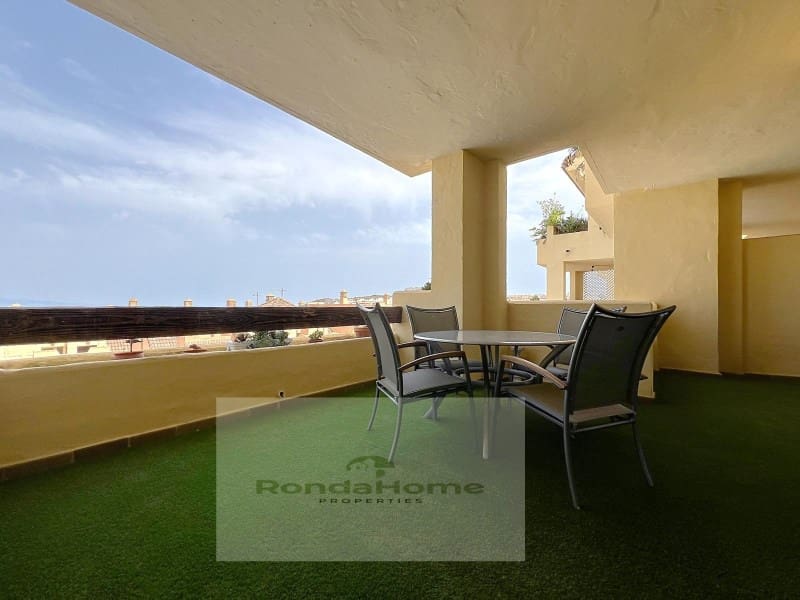 2 soverom Leilighet til leie i La Duquesa / Puerto de la Duquesa med svømmebasseng garasje - € 1 650 (Ref: 10041007)