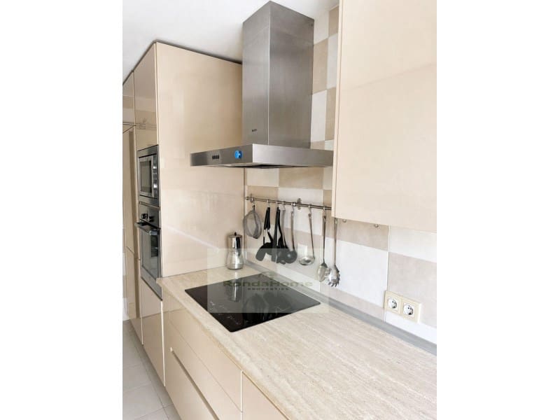 2 slaapkamer Flat te huur in Torremolinos met zwembad garage - € 1.700 (Ref: 10045234)