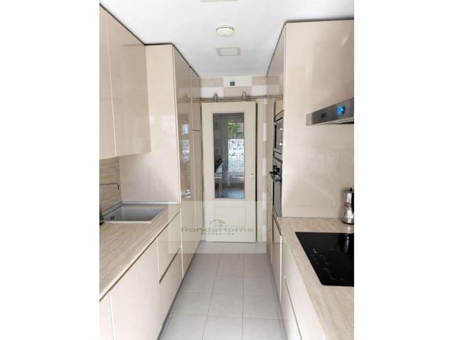 2 slaapkamer Flat te huur in Torremolinos met zwembad garage - € 1.700 (Ref: 10045234)