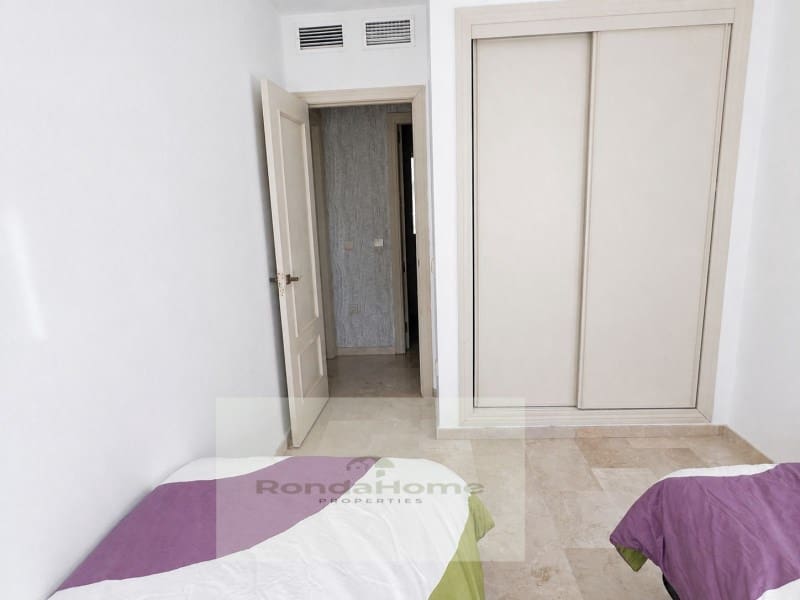 2 slaapkamer Flat te huur in Torremolinos met zwembad garage - € 1.700 (Ref: 10045234)