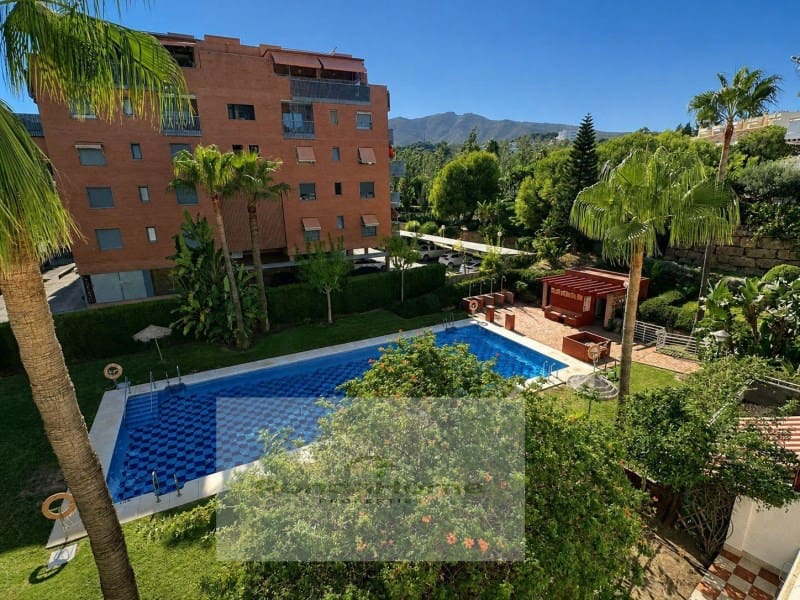 2 slaapkamer Flat te huur in Torremolinos met zwembad garage - € 1.700 (Ref: 10045234)