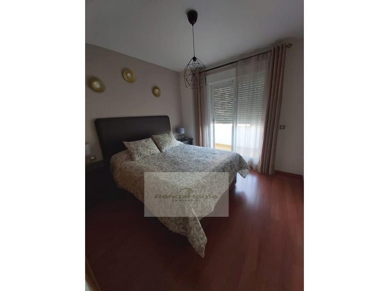 2 soveværelse Lejlighed til leje i Malaga by med garage - € 1.250 (Ref: 10045235)