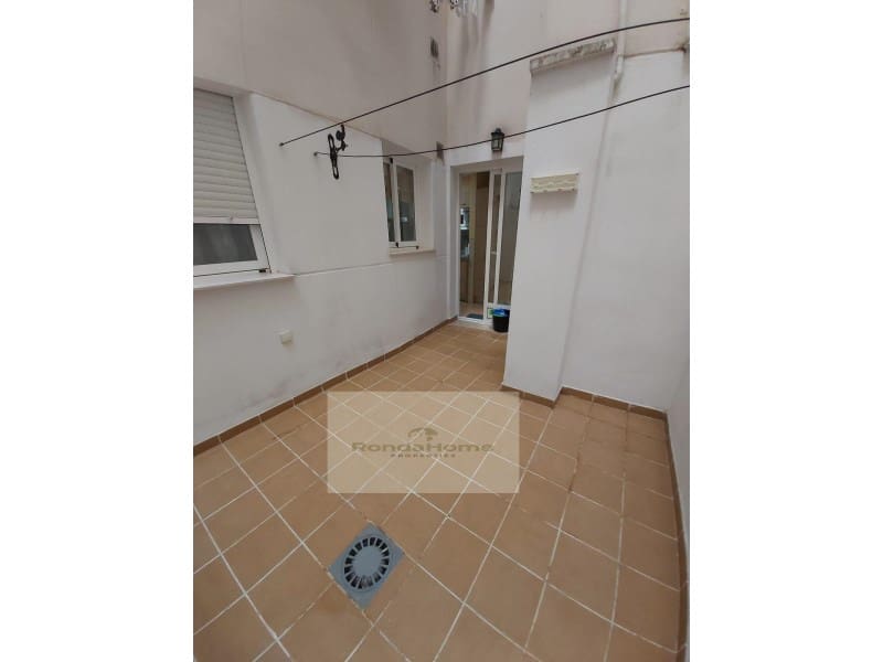 2 soveværelse Lejlighed til leje i Malaga by med garage - € 1.250 (Ref: 10045235)
