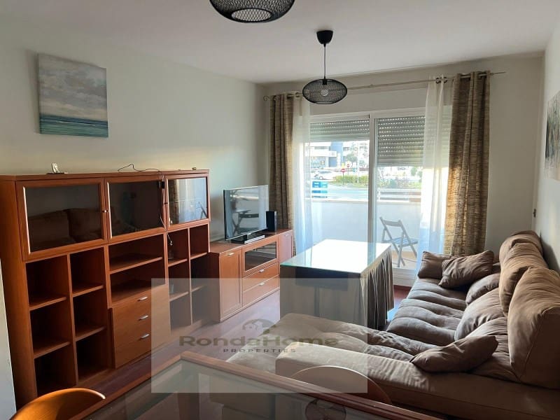 2 soveværelse Lejlighed til leje i Malaga by med garage - € 1.250 (Ref: 10045235)