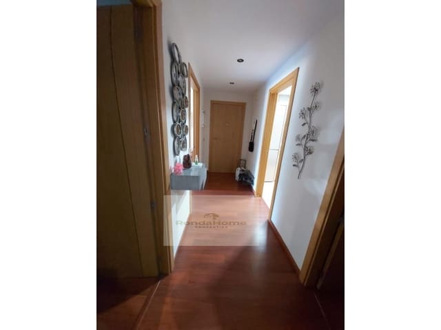 2 soveværelse Lejlighed til leje i Las Morillas, Málaga by med garage - € 1.250 (Ref: 10045235)