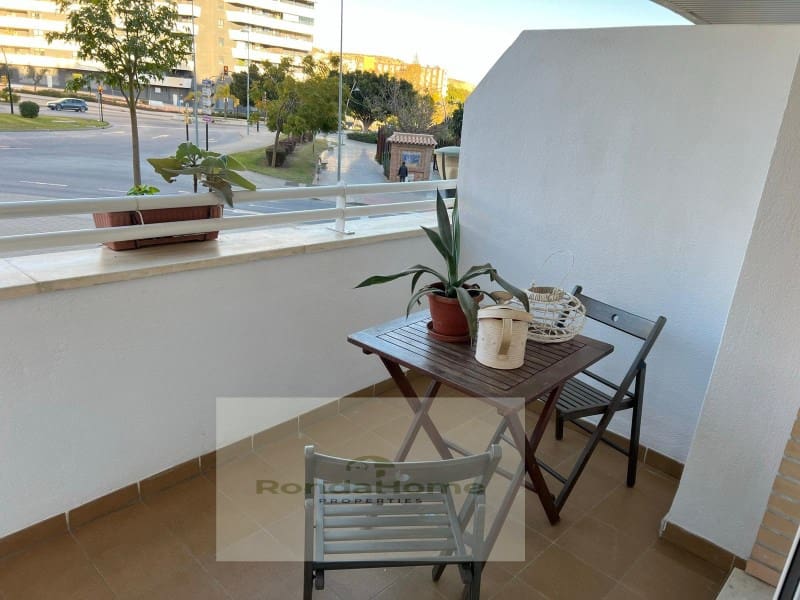 2 soveværelse Lejlighed til leje i Malaga by med garage - € 1.250 (Ref: 10045235)