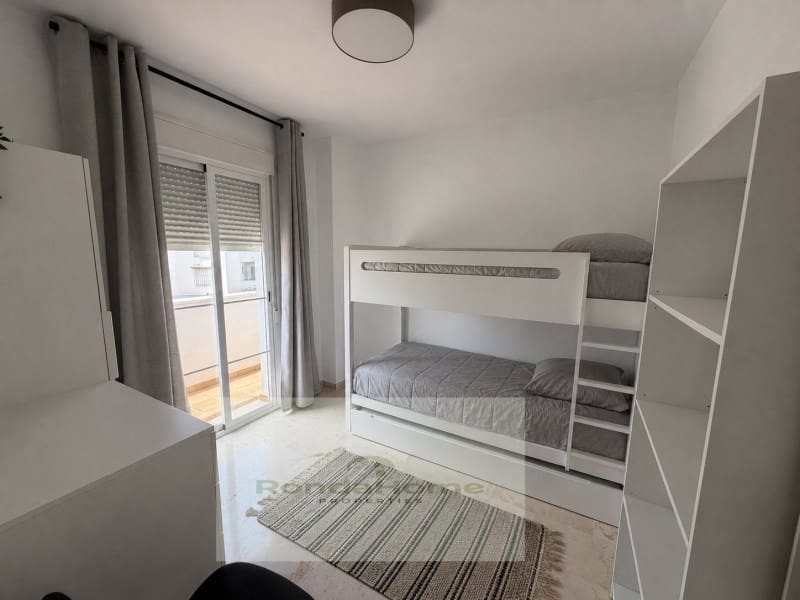 3 soveværelse Lejlighed til salg i Manilva med garage - € 350.000 (Ref: 10047280)