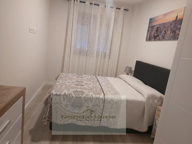 2 bedroom Flat for rent in Almayate with pool garage - € 1,000 (Ref: 10047281)