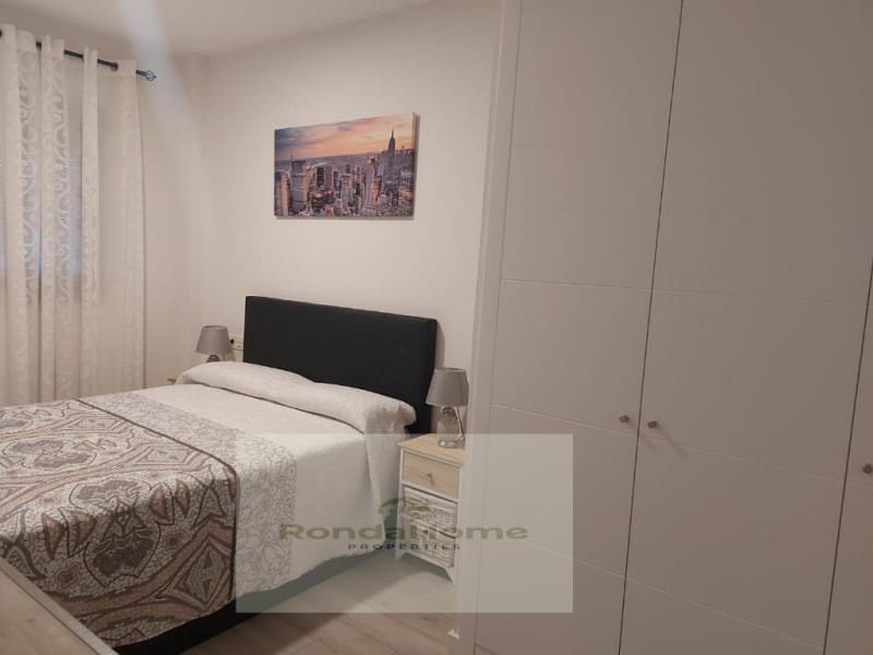 2 bedroom Flat for rent in Almayate with pool garage - € 1,000 (Ref: 10047281)