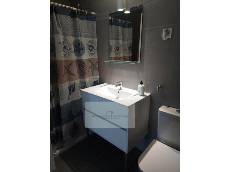 2 bedroom Flat for rent in Almayate with pool garage - € 1,000 (Ref: 10047281)